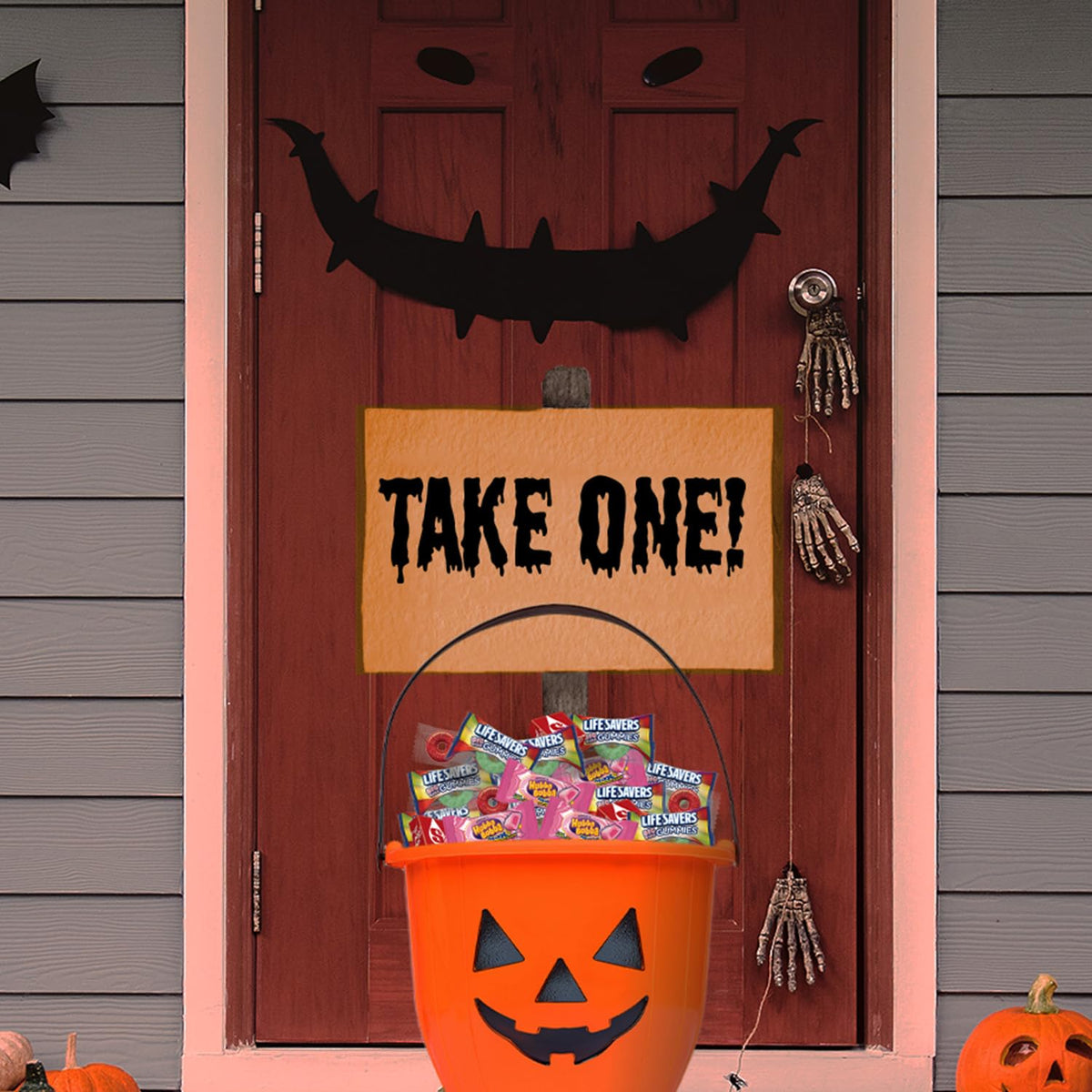 Starburst, Life Savers, Hubba Bubba & Life Savers Gummies Halloween Candy Mix, Assorted Chewy, Bubble Gum, and Hard Candy Individually Wrapped, 95 Ct Variety Bulk Bag