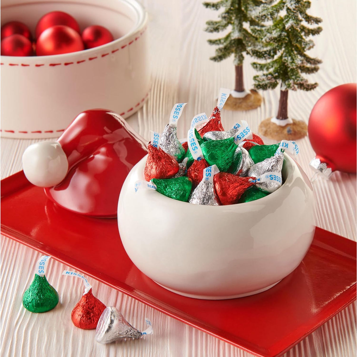 HERSHEY'S KISSES Milk Chocolate Candy, Christmas Bulk Candy Bag, 35.85 Oz