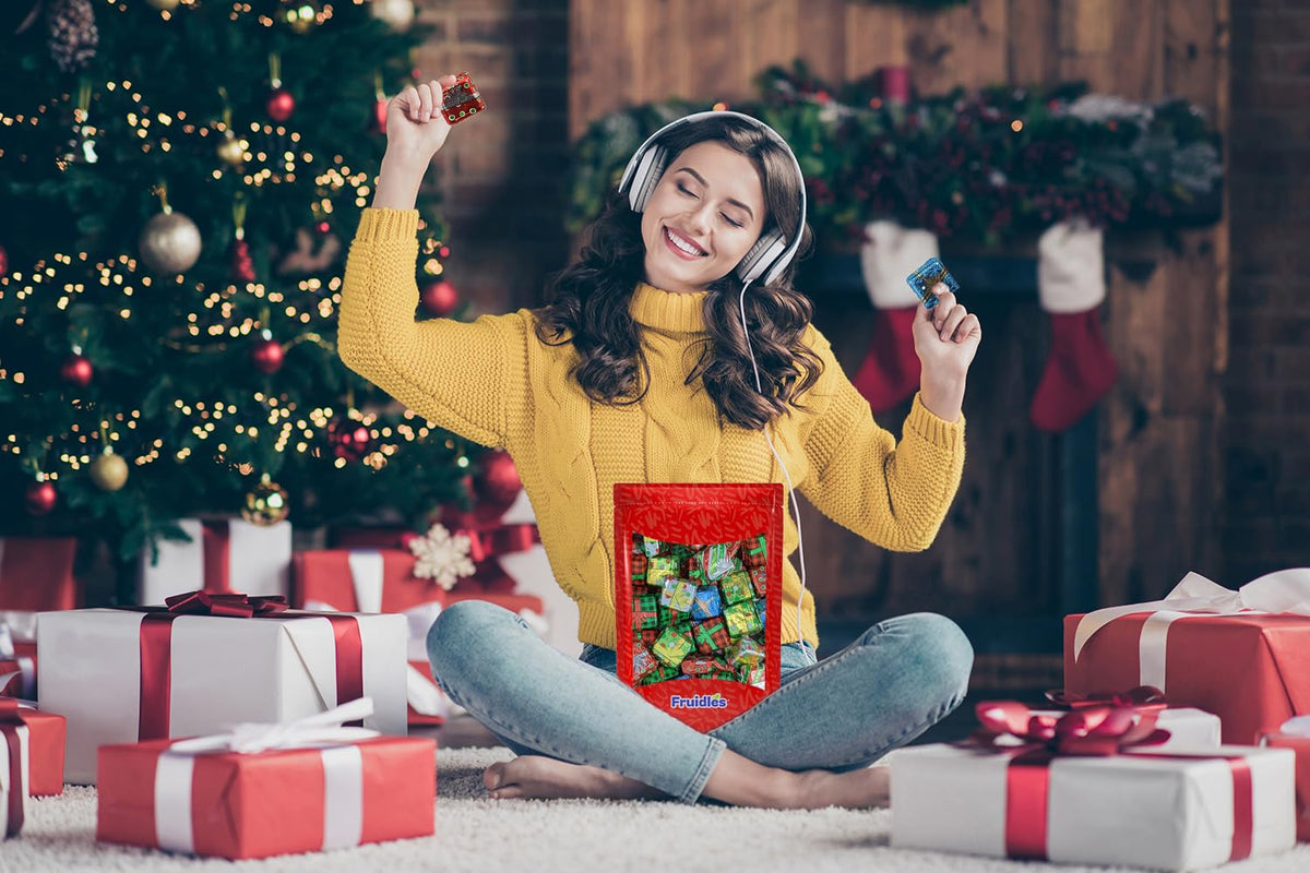 Fruidles Rich Christmas Chocolate Presents Squares Design, Smooth & Creamy Chocolate Presents (Half-Pound)