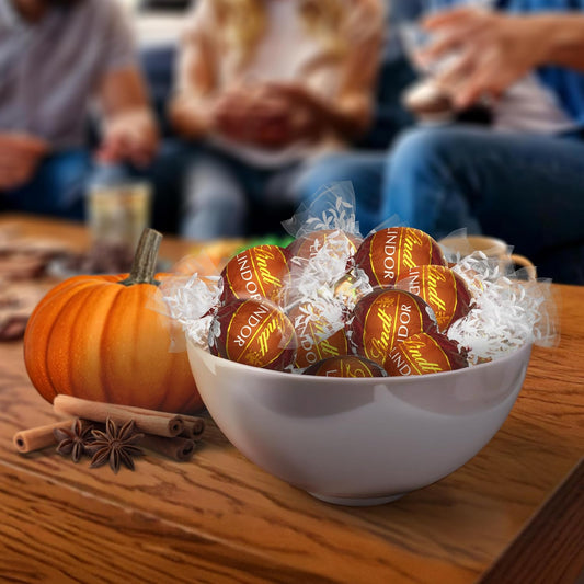 Lindt LINDOR Fall Pumpkin Spice Milk Chocolate Candy Truffles, 8.5 Oz. Bag